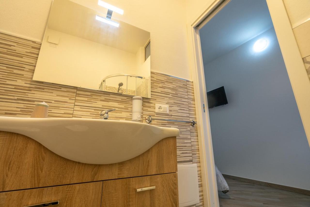 Domoblu Camere In Centro Tortoli Bagian luar foto