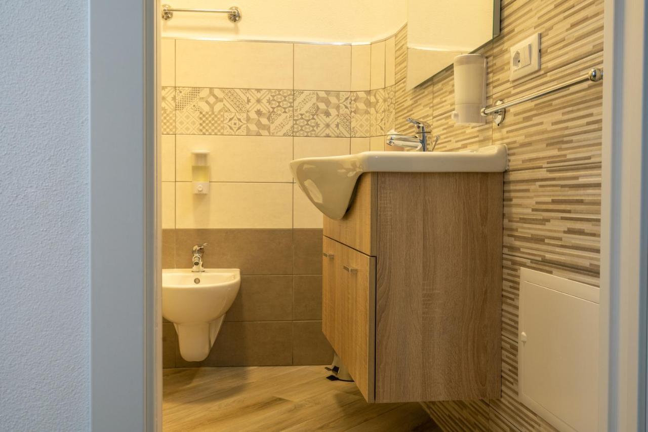Domoblu Camere In Centro Tortoli Bagian luar foto