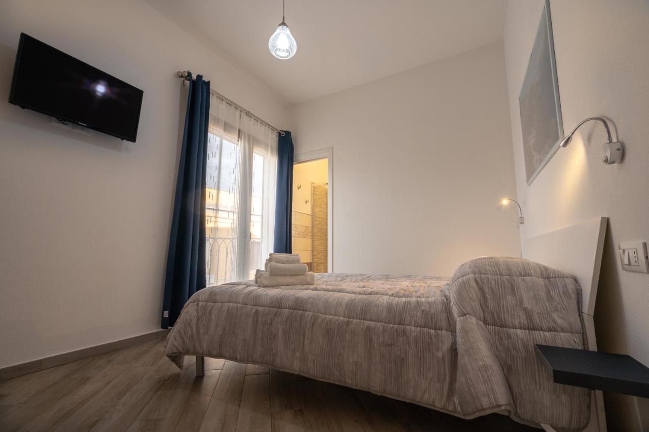 Domoblu Camere In Centro Tortoli Bagian luar foto