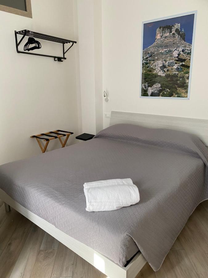 Domoblu Camere In Centro Tortoli Bagian luar foto