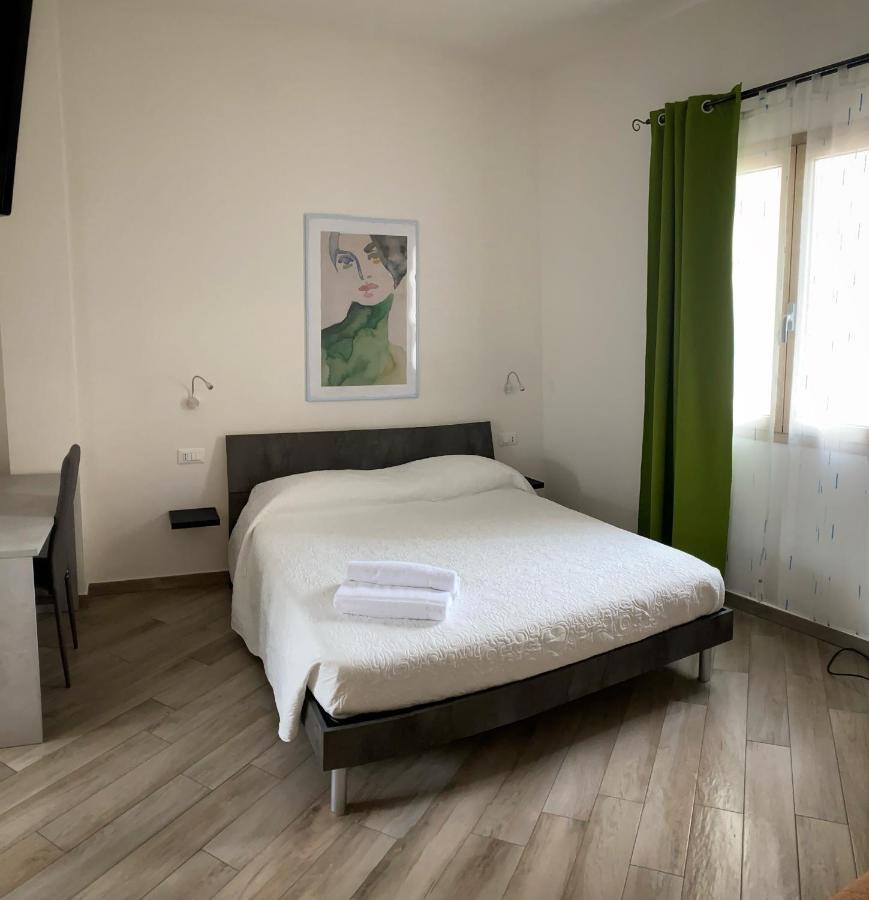 Domoblu Camere In Centro Tortoli Bagian luar foto