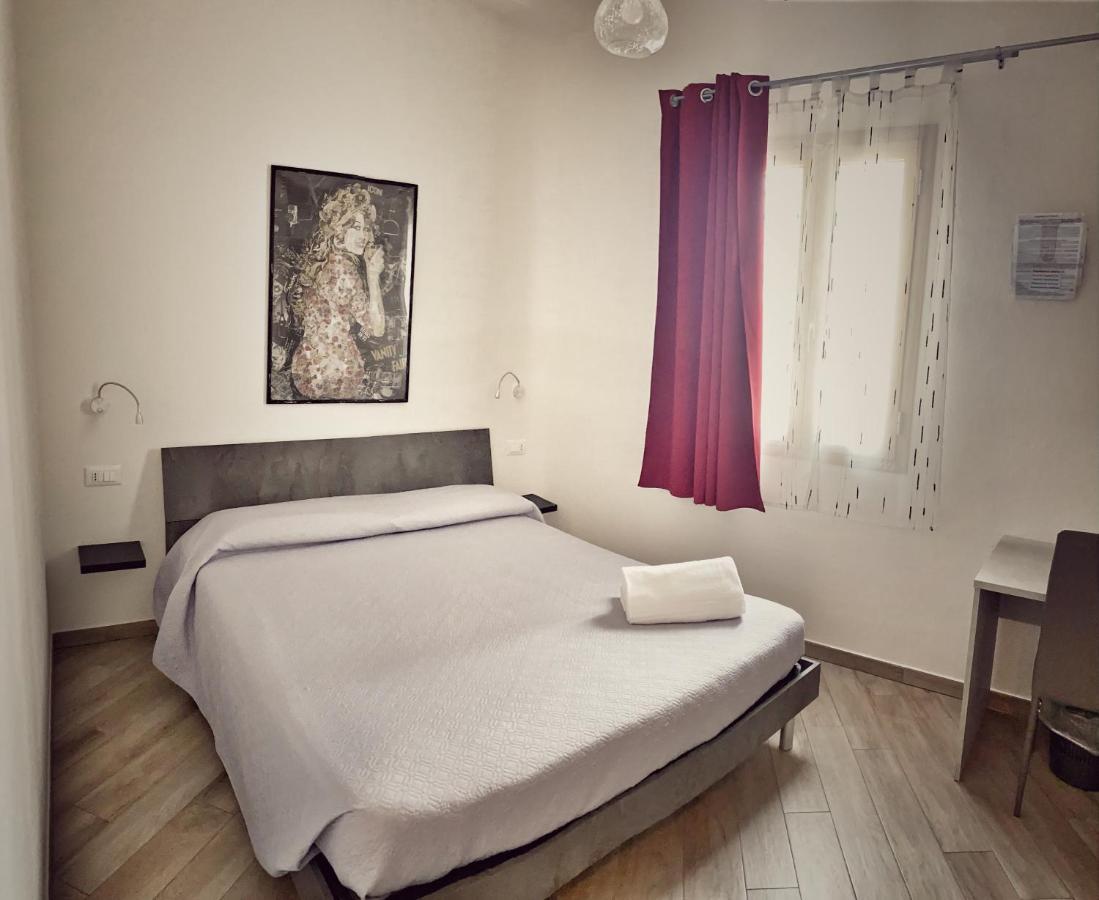 Domoblu Camere In Centro Tortoli Bagian luar foto