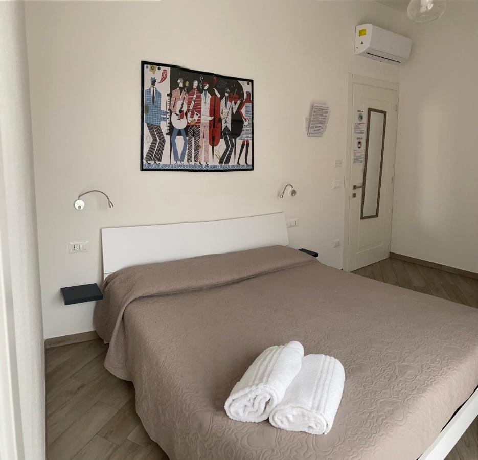 Domoblu Camere In Centro Tortoli Bagian luar foto